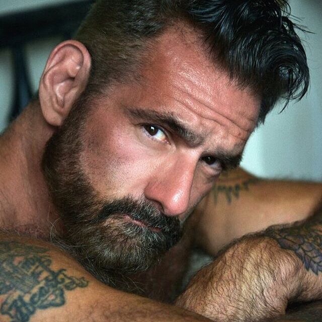 40+ gay model Anthony Vareechina